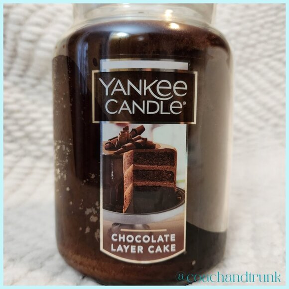 YANKEE CANDLE Chocolate Layer Cake 22 oz Large Jar Candle With Lid - Picture 3 of 6